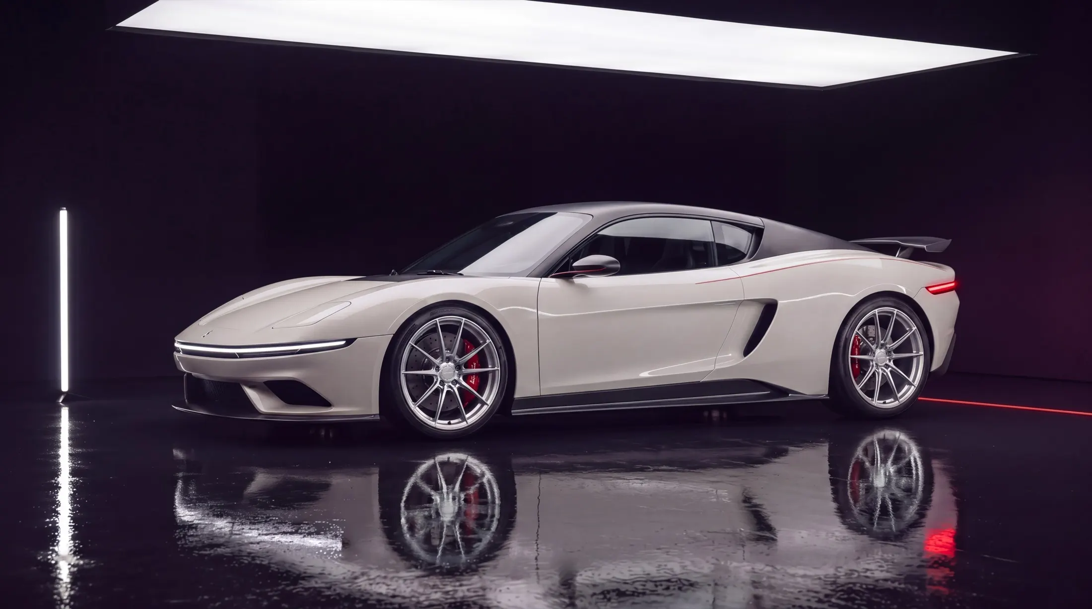 Vantera GT4 — Leiria White, Forged, silver