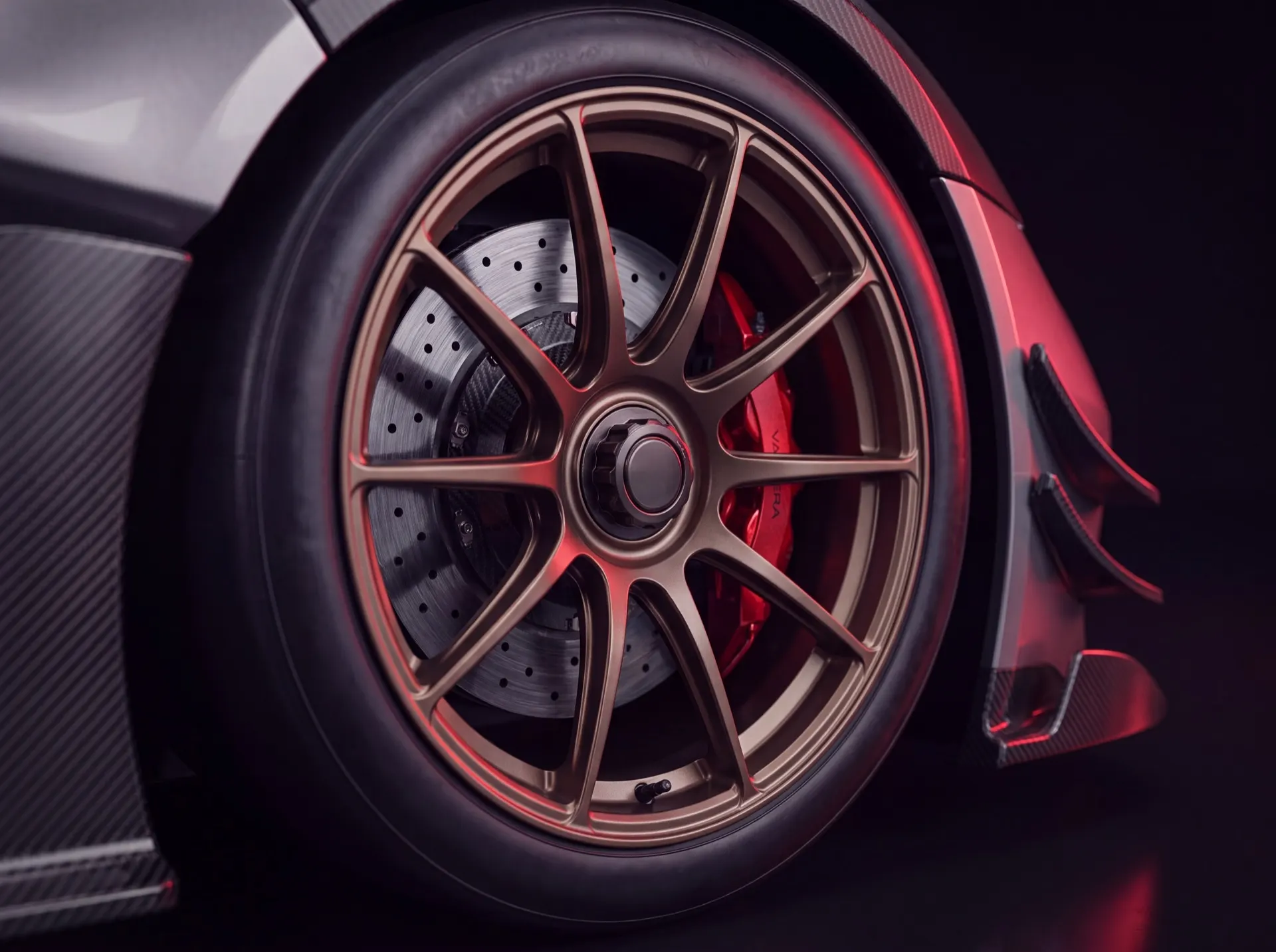 GT3 R wheel and brake caliper