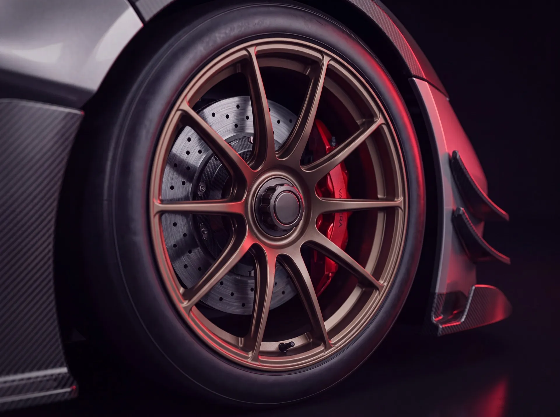 Centre-lock wheel and brake