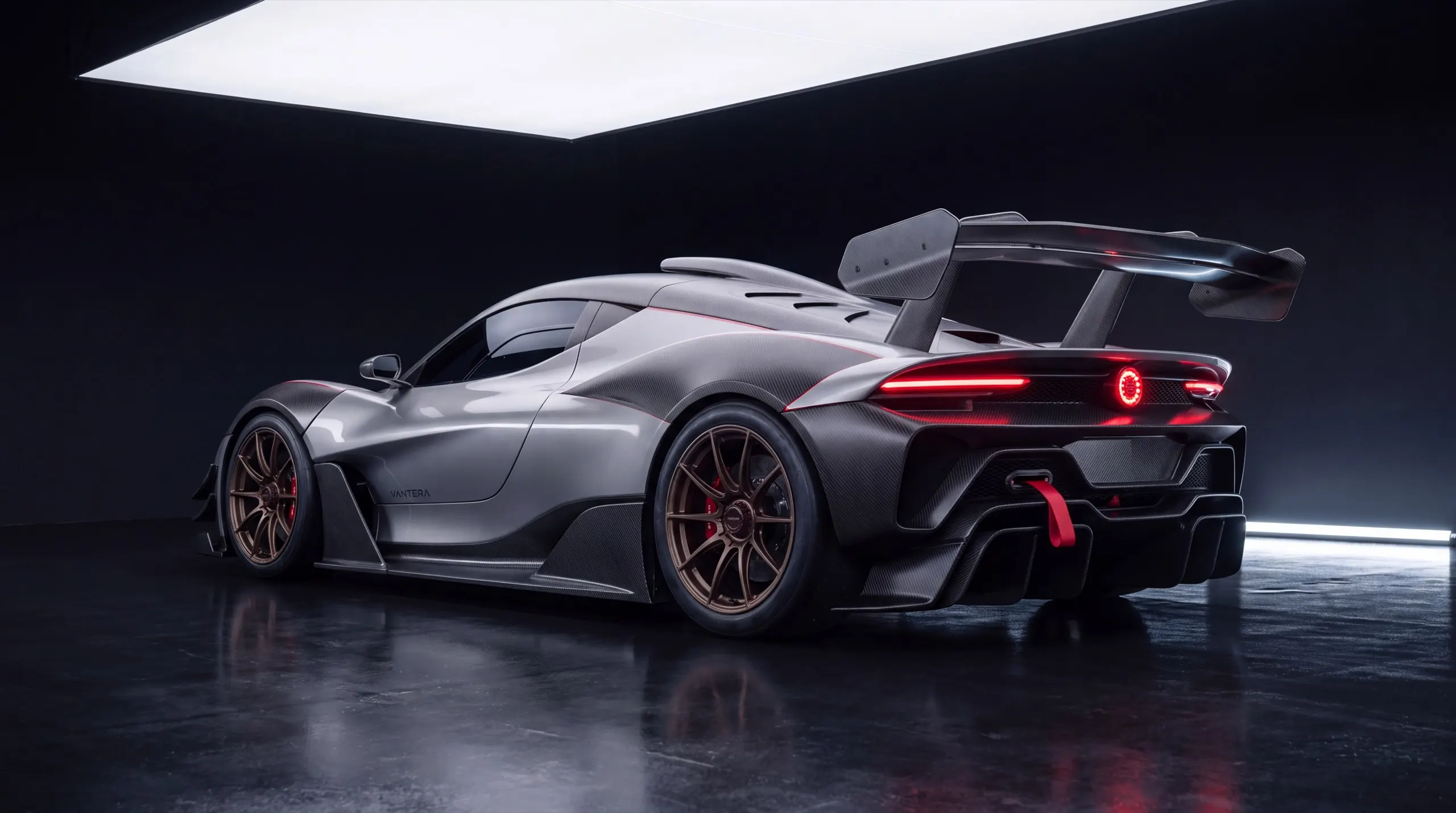 Rear wing and diffuser